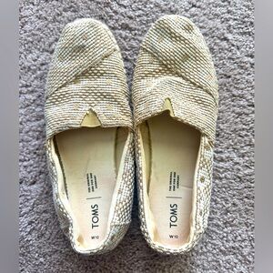 Toms in size 10